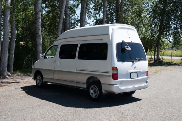 2001 Toyota Grand Hiace JDM car for sale — photo 5 of 19
