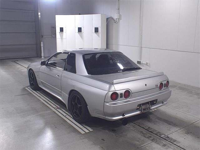 1992 Nissan Skyline JDM car for sale — photo 2 of 7