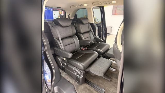 2015 Honda Odyssey JDM car for sale — photo 8 of 14