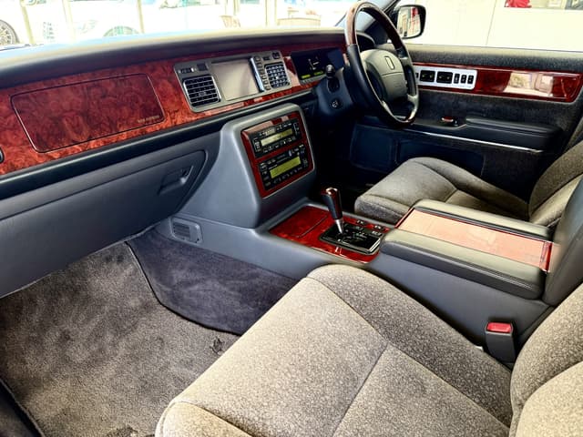 2010 Toyota Century JDM car for sale — photo 5 of 5