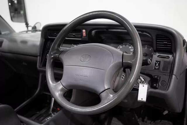1996 Toyota HiAce JDM car for sale — photo 11 of 25