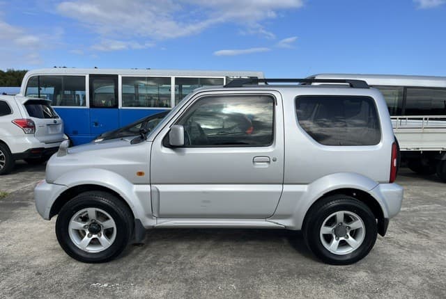 2007 Suzuki Jimny JDM car for sale — photo 6 of 9