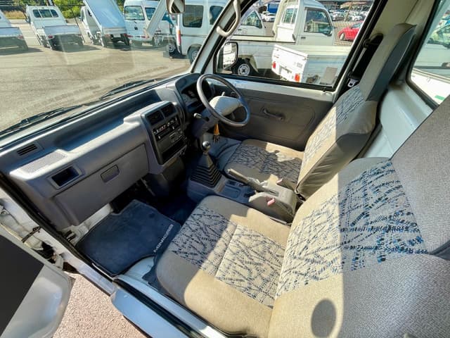 1997 Mitsubishi Minicab JDM car for sale — photo 23 of 25