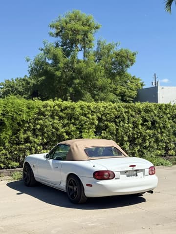 2000 Mazda Roadster (Eunos Roadster / MX-5) JDM car for sale — photo 6 of 16