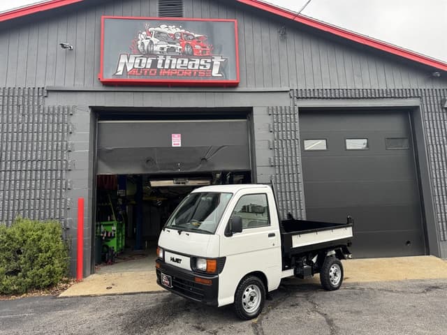 1996 Daihatsu Hijet JDM car for sale — photo 2 of 19