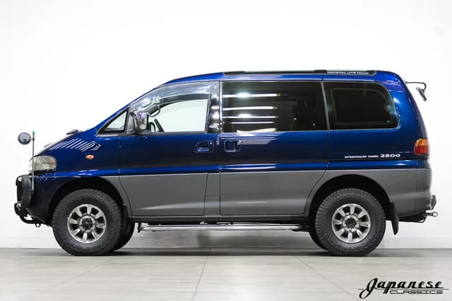 1996 Mitsubishi Delica JDM car for sale — photo 4 of 25