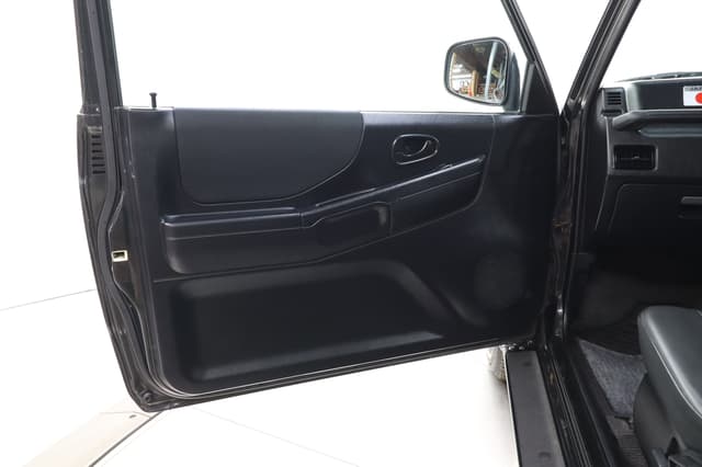1998 Mitsubishi Pajero JDM car for sale — photo 21 of 25