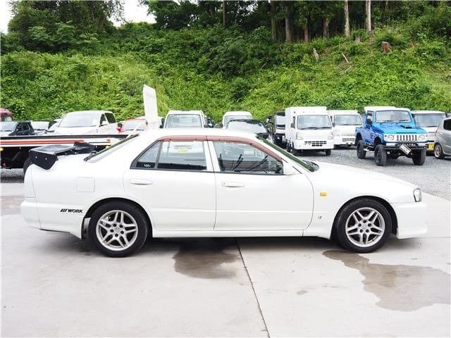 1998 Nissan Skyline JDM car for sale — photo 7 of 25