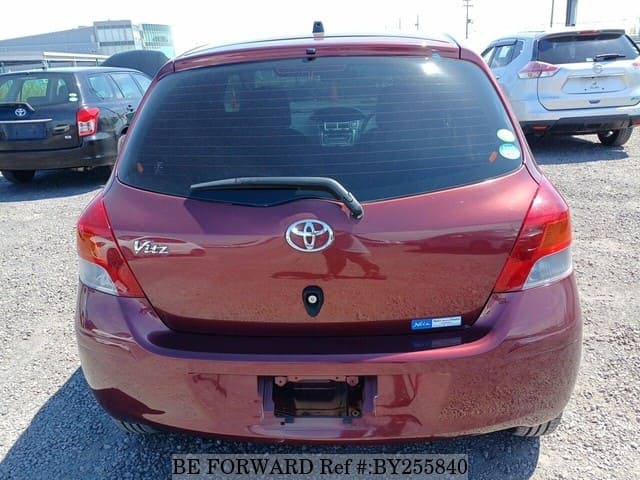2010 Toyota Vitz JDM car for sale — photo 4 of 25