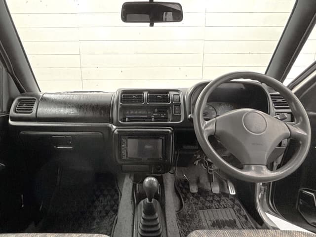 2000 Suzuki Jimny JDM car for sale — photo 7 of 25