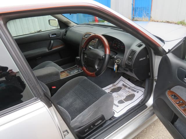 1997 Nissan Cedric JDM car for sale — photo 12 of 22