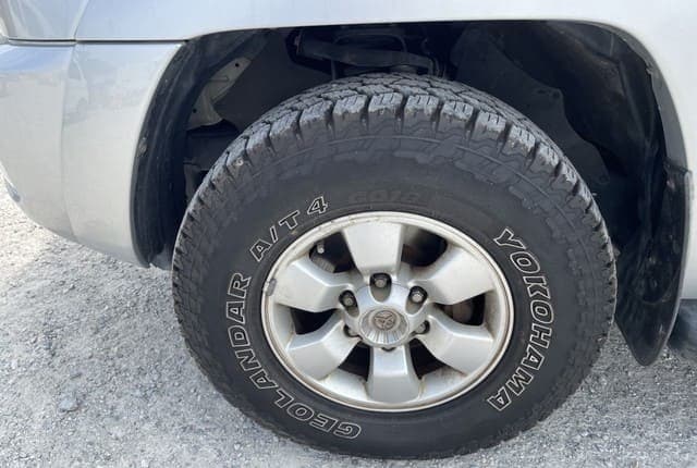 2005 Toyota Hilux Surf JDM car for sale — photo 9 of 25
