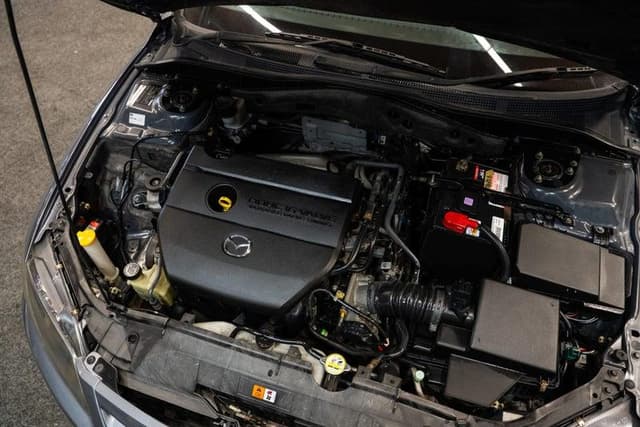 2006 Mazda Atenza JDM car for sale — photo 13 of 17