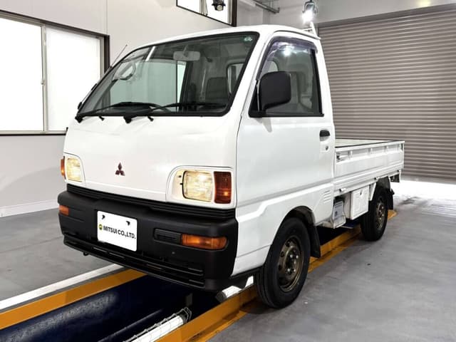 1997 Mitsubishi Minicab JDM car for sale — photo 2 of 25