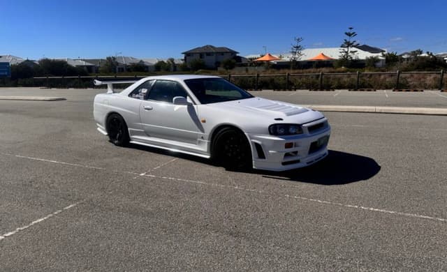 1998 Nissan Skyline JDM car for sale — photo 8 of 10