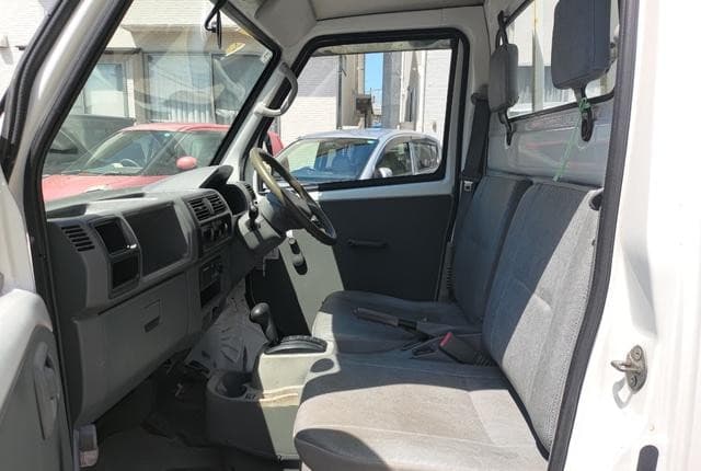 2002 Mitsubishi Minicab JDM car for sale — photo 18 of 25