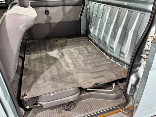 1996 Daihatsu Hijet JDM car for sale — photo 19 of 25