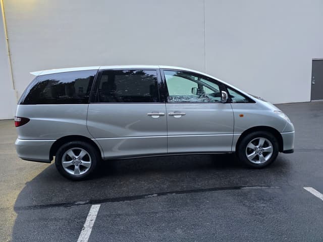 2000 Toyota Estima JDM car for sale — photo 8 of 17
