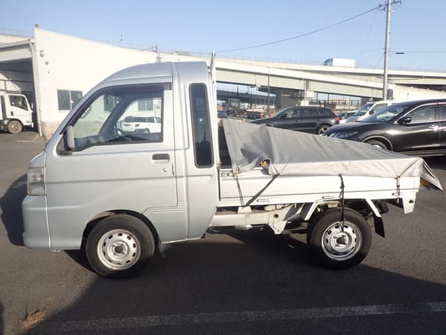 2006 Daihatsu Hijet JDM car for sale — photo 3 of 24