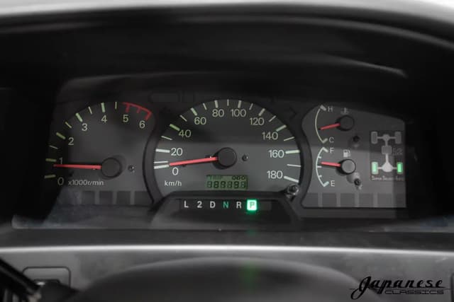 1998 Mitsubishi Delica JDM car for sale — photo 14 of 25