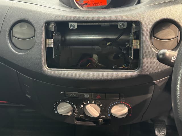 2010 Daihatsu Esse JDM car for sale — photo 10 of 25