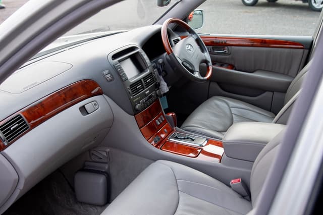 2001 Toyota Celsior JDM car for sale — photo 13 of 18