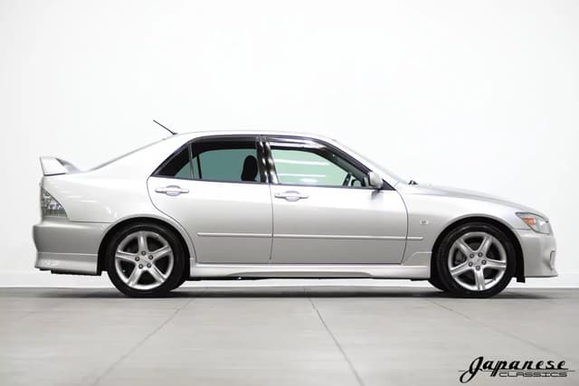 1999 Toyota Altezza JDM car for sale — photo 5 of 25