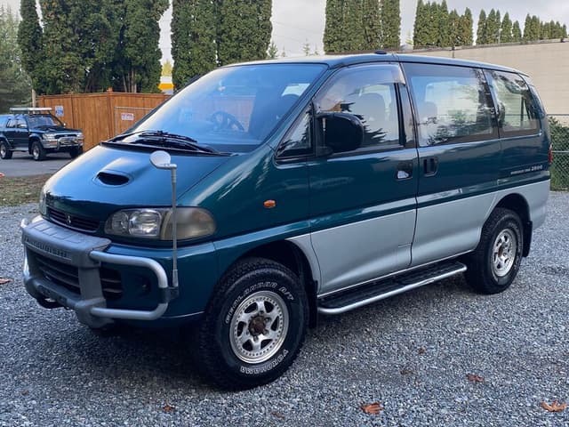 1994 Mitsubishi Delica JDM car for sale — photo 9 of 10