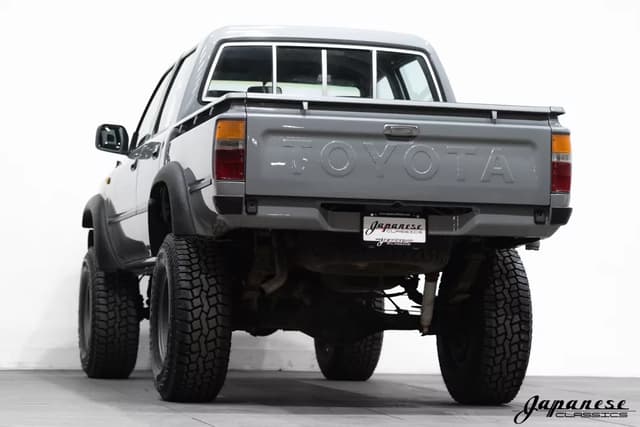 1990 Toyota Hilux JDM car for sale — photo 6 of 25