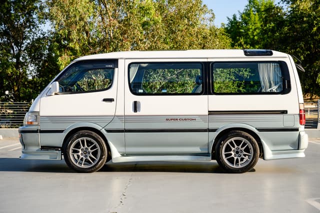 1994 Toyota HiAce JDM car for sale — photo 2 of 24