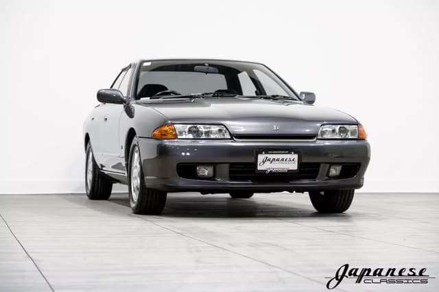1992 Nissan Skyline JDM car for sale — photo 3 of 25
