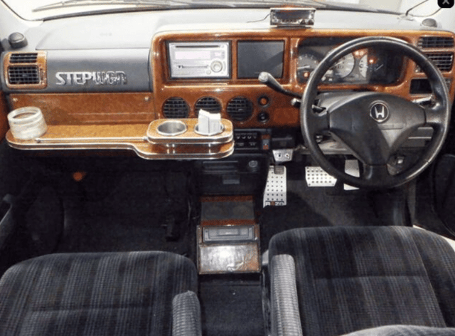 2001 Honda Stepwagon JDM car for sale — photo 3 of 7