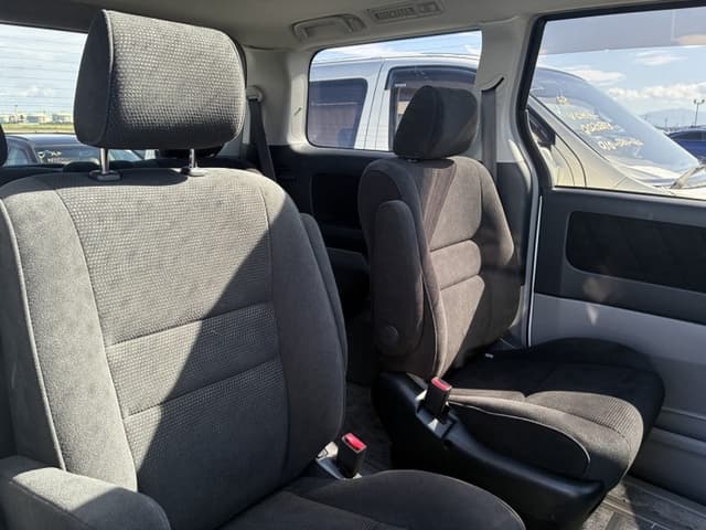 2002 Toyota Alphard JDM car for sale — photo 7 of 15