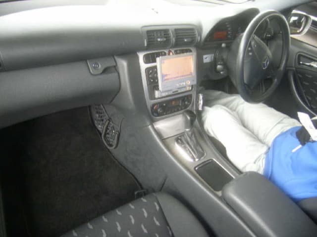 2001 Mercedes-Benz C Class JDM car for sale — photo 3 of 8