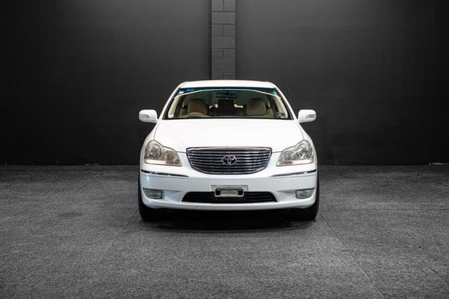 2004 Toyota Majesta JDM car for sale — photo 12 of 20
