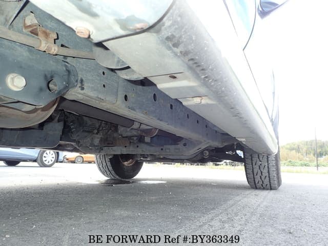 2004 Toyota Hilux Surf JDM car for sale — photo 22 of 25