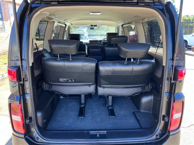 2007 Nissan Elgrand JDM car for sale — photo 15 of 16