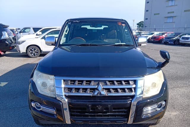 2010 Mitsubishi Pajero JDM car for sale — photo 8 of 25