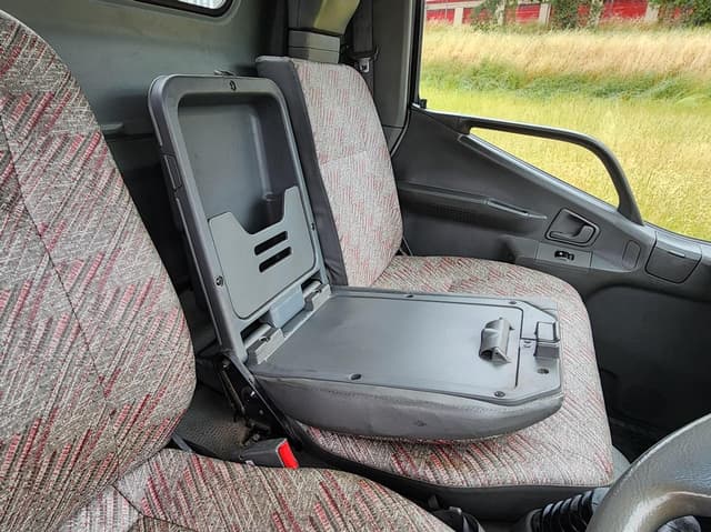 1996 Mitsubishi Canter JDM car for sale — photo 16 of 24