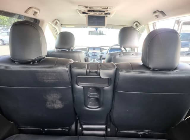 2010 Honda Odyssey JDM car for sale — photo 15 of 16