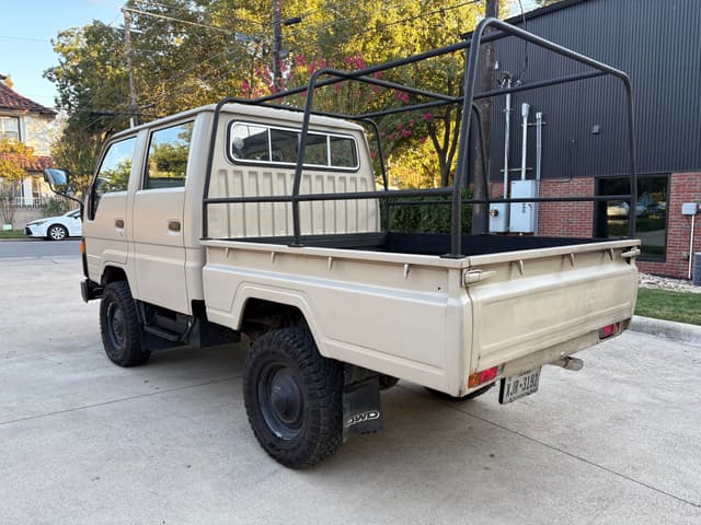 1994 Toyota HiAce JDM car for sale — photo 3 of 10