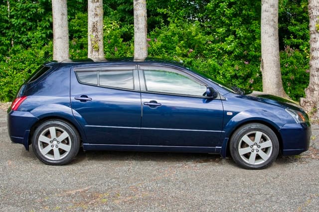 2001 Toyota Will JDM car for sale — photo 8 of 17