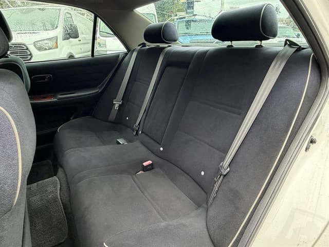 2005 Toyota Altezza JDM car for sale — photo 12 of 18