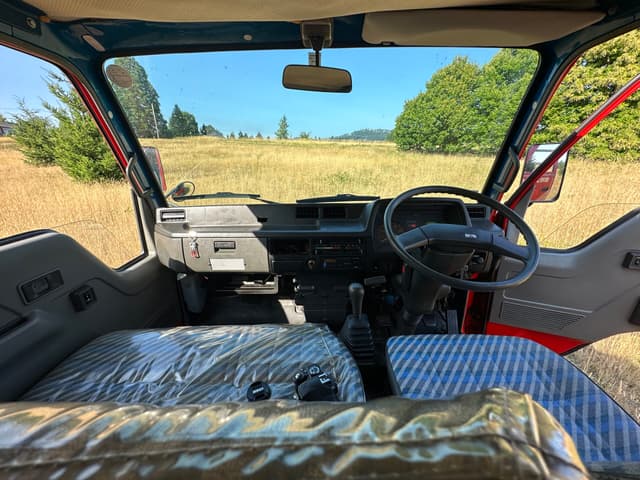 1993 Mitsubishi Canter JDM car for sale — photo 12 of 13