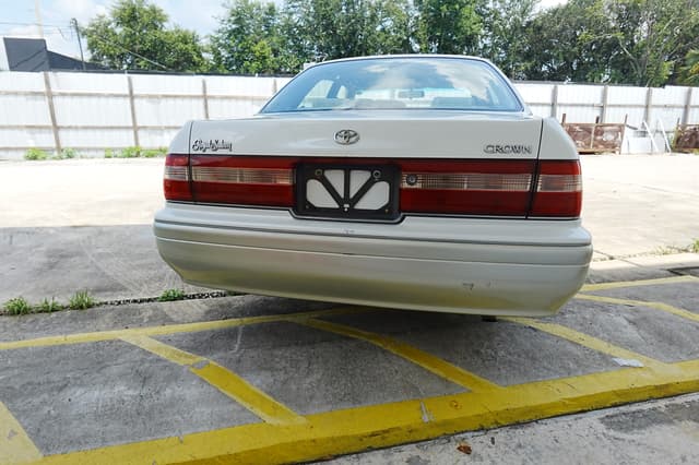 1995 Toyota Crown JDM car for sale — photo 9 of 14