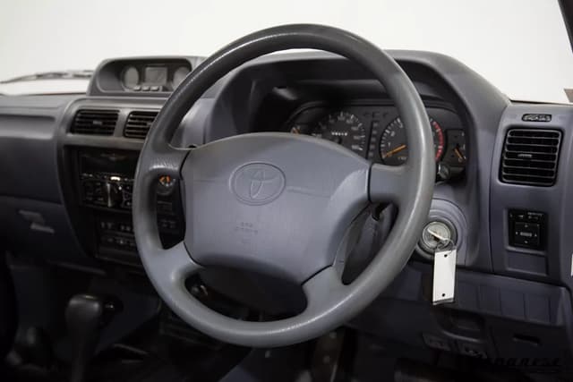 2001 Toyota Land Cruiser Prado JDM car for sale — photo 12 of 25