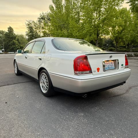 2001 Toyota Crown JDM car for sale — photo 5 of 17