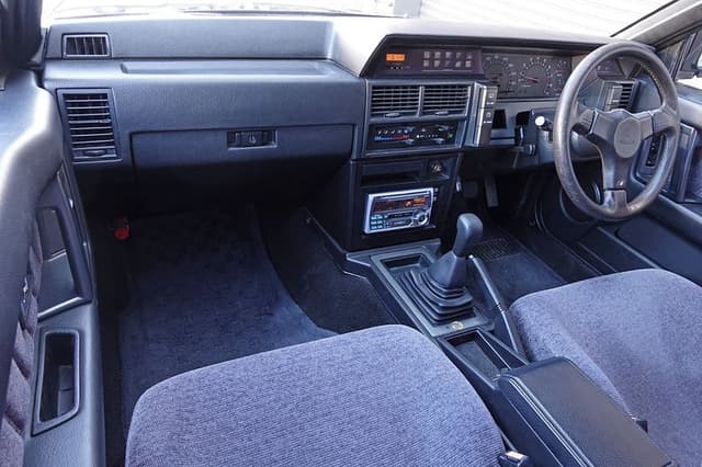 1987 Nissan Skyline JDM car for sale — photo 24 of 25