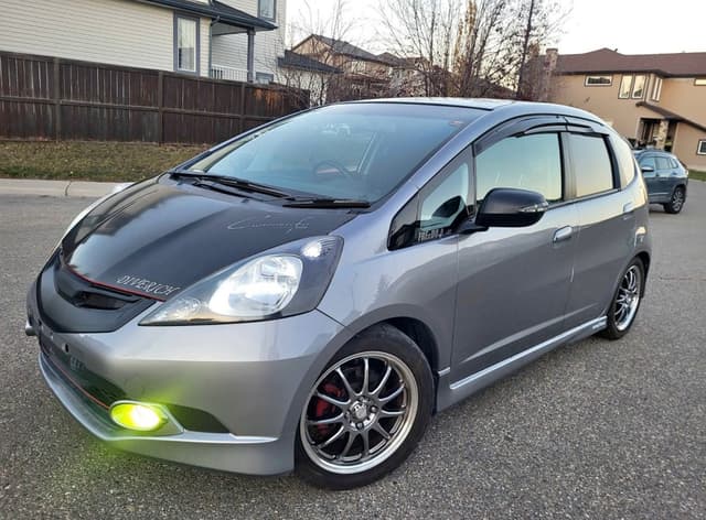 2009 Honda Fit JDM car for sale — photo 2 of 12