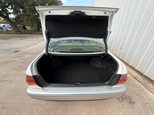 1999 Toyota Crown JDM car for sale — photo 18 of 21